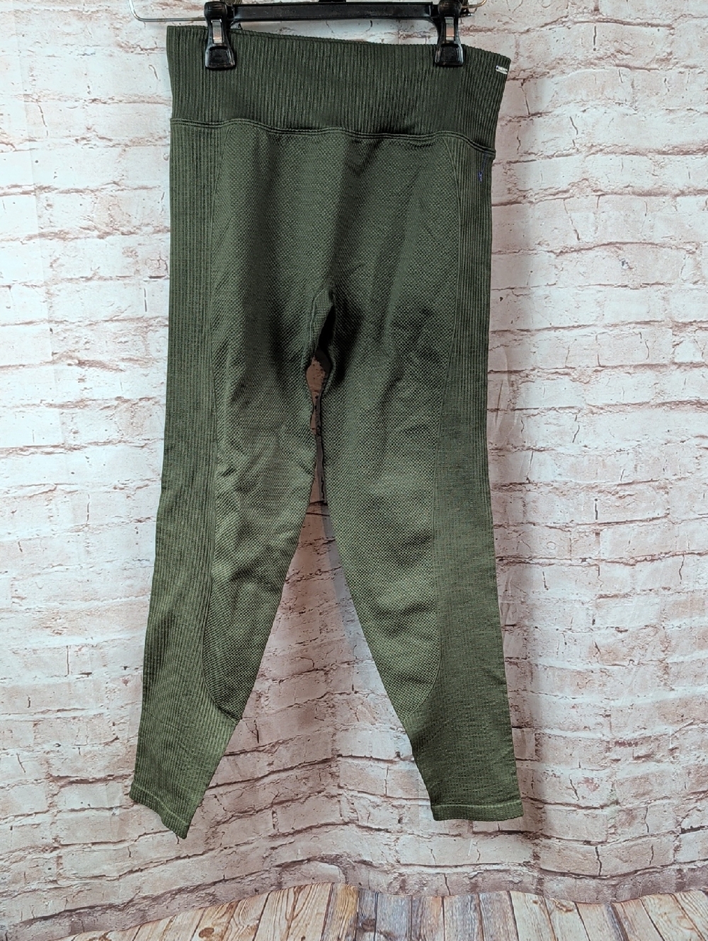 Pink Victoria Secret Active Olive Green Leggings Medium Like New